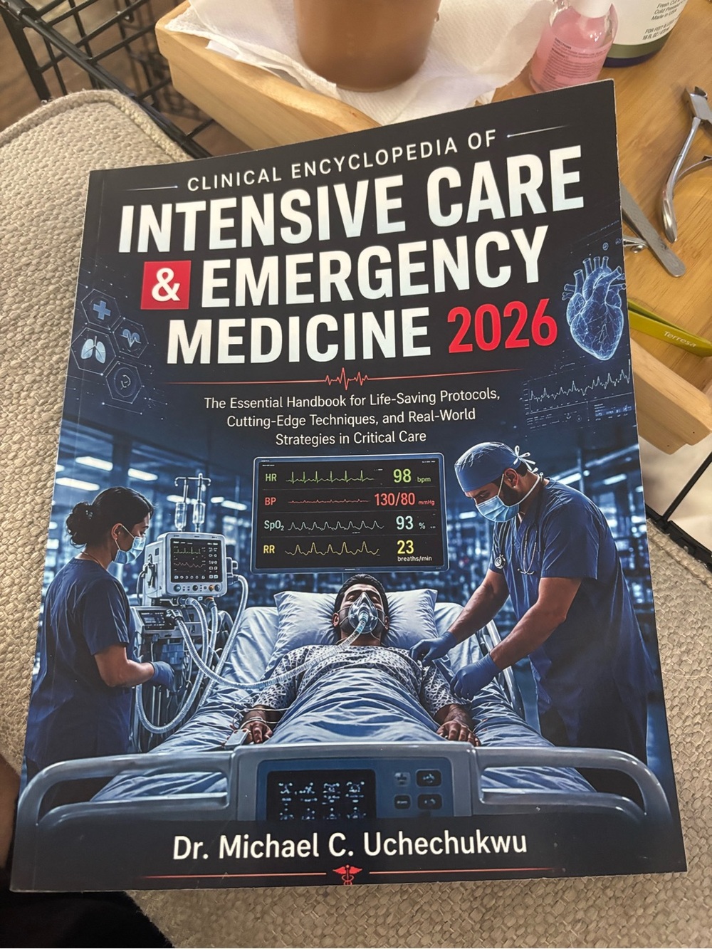 Intensive Care & Emergency Medicine 2026 - Medical Reference Book - Blue